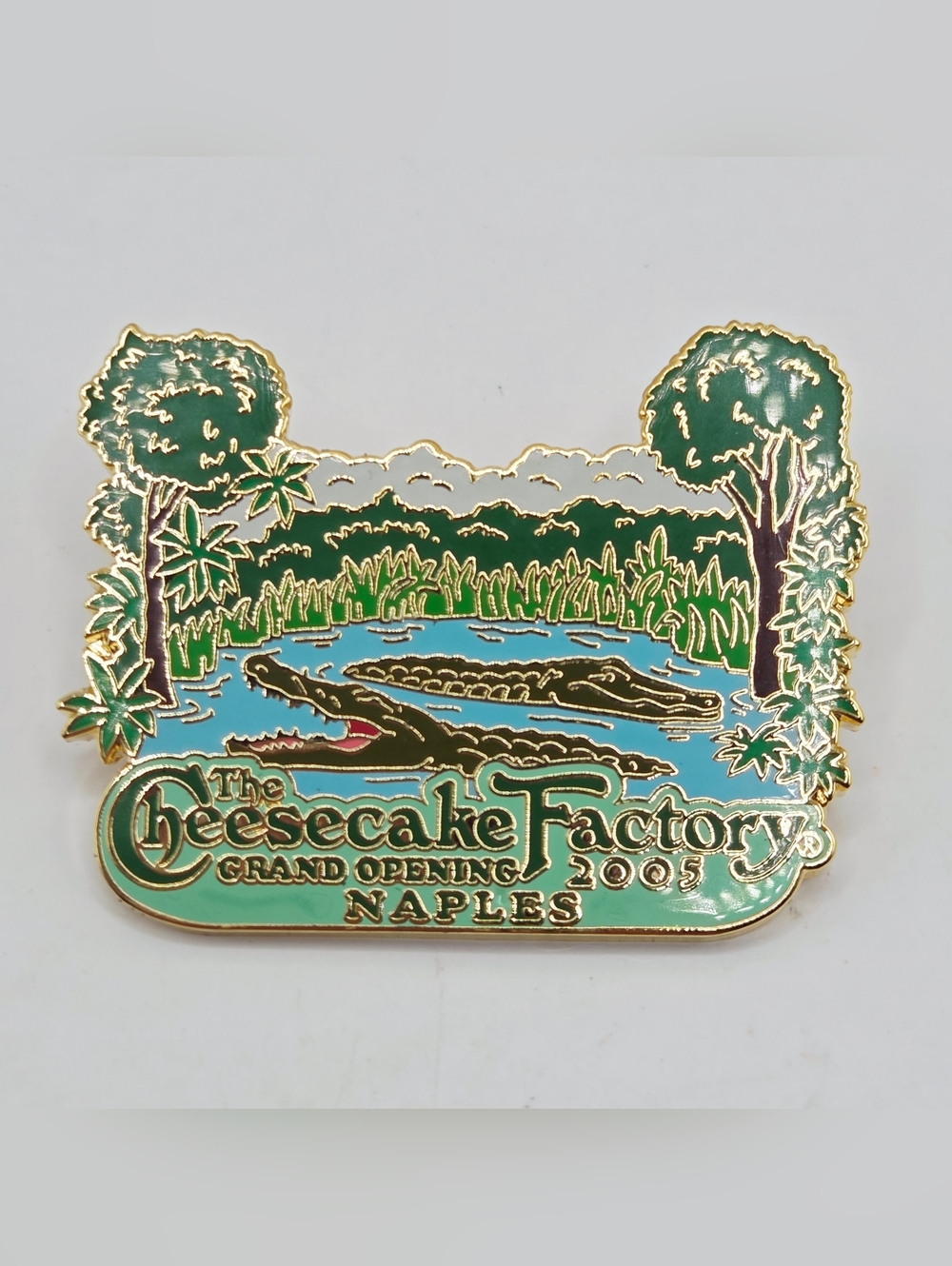 THE CHEESECAKE FACTORY PIN NAPLES FL ALLIGATORS GRAND OPENING TEAM RARE 2005
